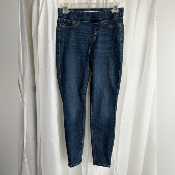 Signature LeviStrauss Gold total shaping pull on skinny jeans women’s size 26x28 - Picture 1 of 6